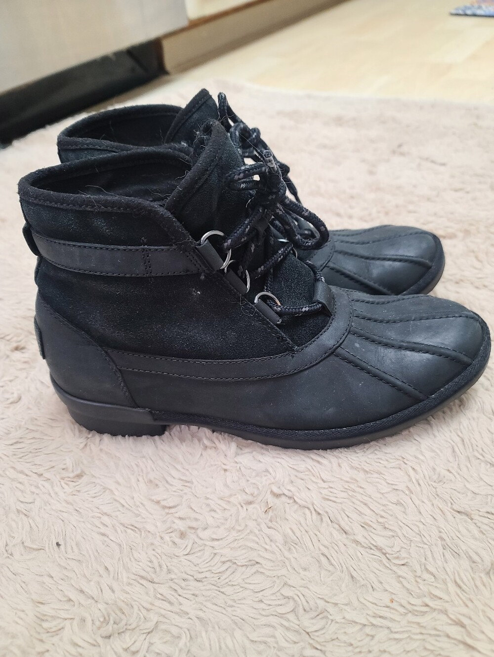 UGG Greda Black Part Leather And Shearling Lined Boots Size 8.5